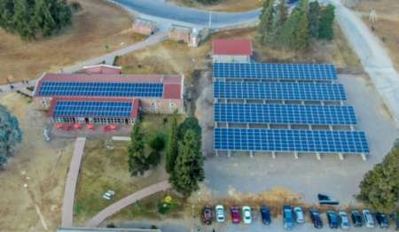 Quedó inaugurado el estacionamiento solar en la Universidad Católica