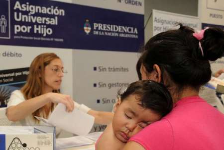 Así serán los aumentos de las jubilaciones y de la Asignación Universal por Hijo desde marzo