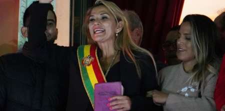 Estados Unidos y Brasil reconocen oficialmente a Jeanine Áñez como presidenta interina de Bolivia