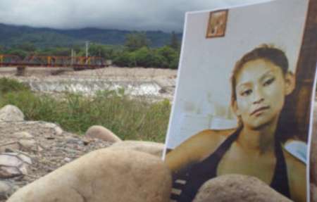 La acusaron de robar droga: le arrancaron partes de su cuerpo y la quemaron