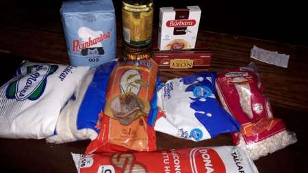 Este es el triste bolsón que PAMI le entrega a jubilados en Salta: encima les cobran