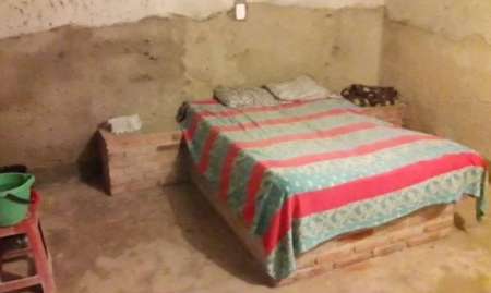 El "telo" del horror: prostitución, camas de ladrillos y todo un asco