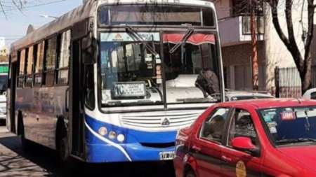 Después de robar, intentó escapar en un colectivo pero lo llevaron a la comisaría