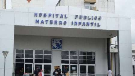 La Escuela Hospitalaria del Materno Infantil fue desalojada y atienden en un pasillo