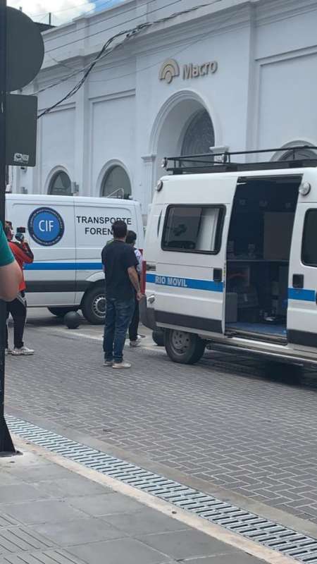 Un joven se arrojó de un edificio en pleno microcentro salteño