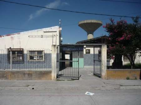 Peligro de derrumbe en aulas de la escuela Delfín Leguizamón