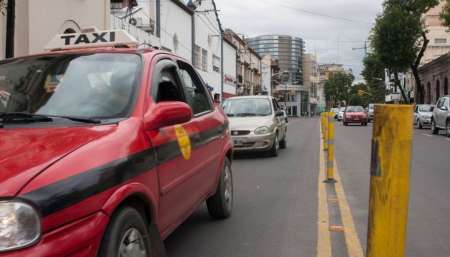 Feroz ataque contra un taxista en el macrocentro