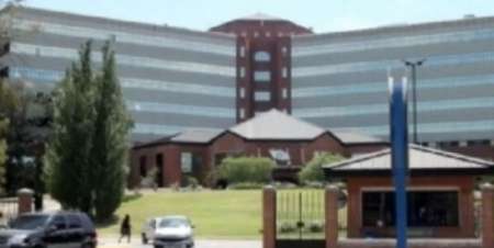 Mujer baleó a su hijastro y se mató