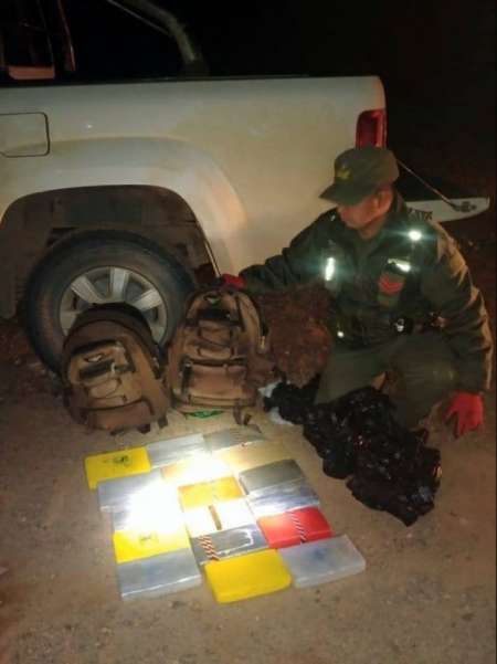 No llegó al brindis: detuvieron a un narcotraficante que intentó atropellar a varios gendarmes