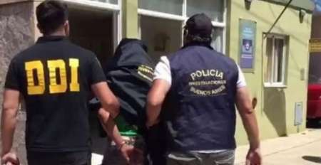 Golpeó a su hija de 3 años y amenazó a su mujer