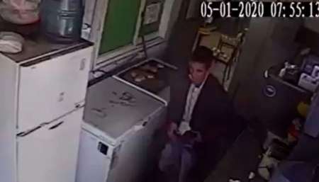 VIDEO: Se masturbó frente a las empleadas de una estación de servicio, les robó y escapó