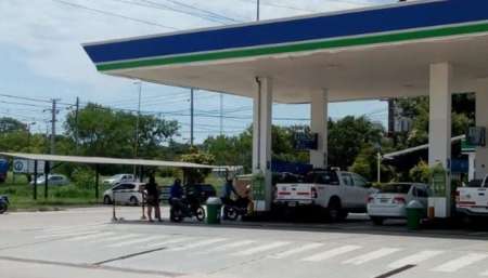 Golpe comando a una estación de servicio en el centro de Tartagal