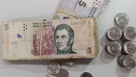 El Banco Nación garantiza la disponibilidad de monedas de $5 y de $10