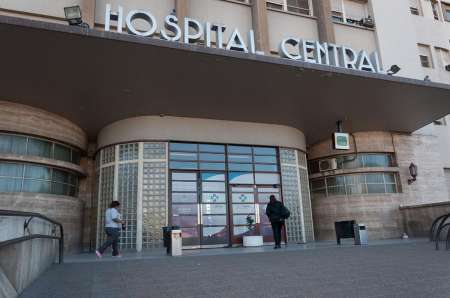 Un hombre acusado de abuso fue violado y enterrado vivo, en un basural