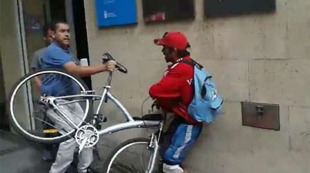 Atraparon al ladrón que robaba bicicletas en distintos barrios de Salta