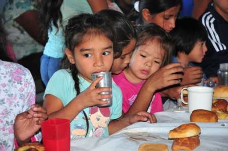 Cooperadoras asistenciales: Por el desfinanciamiento, peligra la “Copa de Leche”