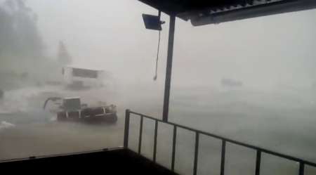 Impresionantes imágenes del temporal de viento y lluvia en el dique Cabra Corral