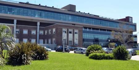 Mujer murió al caer desde el octavo piso de un edificio: ¿Femicidio?