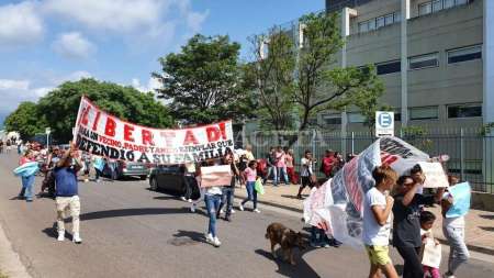 Familiares del comerciante detenido por matar a un ladrón exigen poder visitarlo