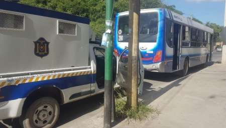 Vandalismo: Tres coches de Saeta fueron violentados