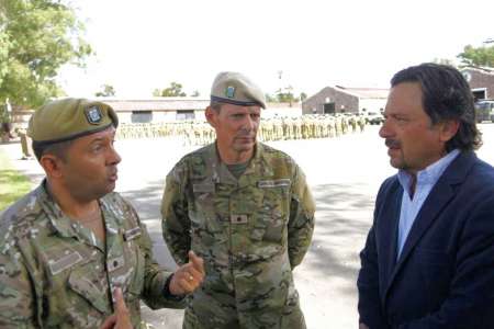 Sáenz decretó que el Ejército siga en el norte salteño para excavar y sacar agua