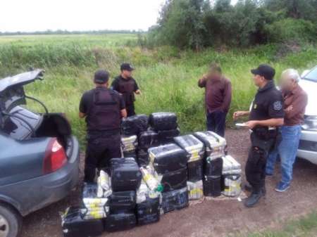 Contrabando millonario: Fueron descubiertos tras robarle el auto a una mujer en El Quebrachal