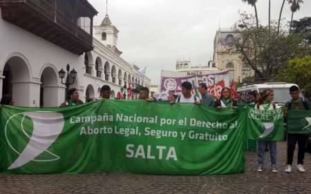 Salta se movilizó por el aborto legal en la Argentina