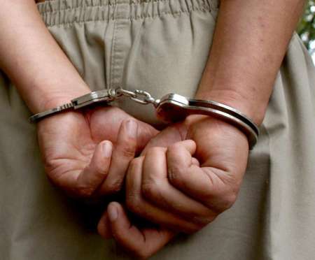 Asfixió a su pareja y continúo golpeándola aún desmayada