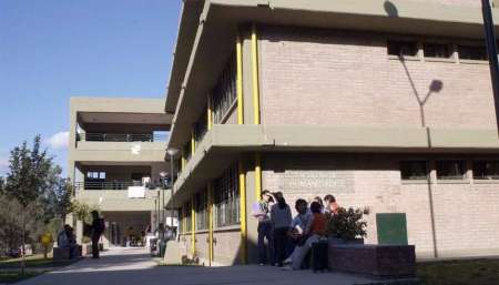 Denuncia que en Humanidades de la UNSa no la dejan rendir por ser originaria