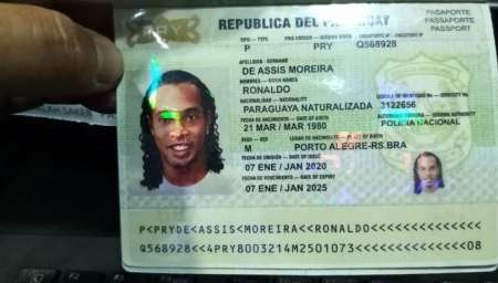 Insólito: detuvieron a Ronaldinho en Paraguay por ingresar con un pasaporte falso
