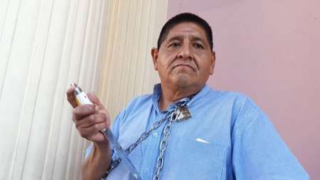 Video: salteño amenazó con matarse en las puertas de la catedral y fue detenido