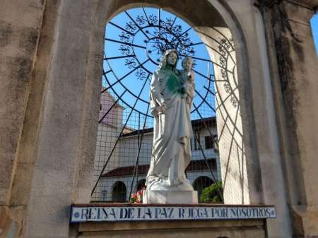 Atentaron contra la imagen de la Virgen de la Catedral, durante la marcha del 9M