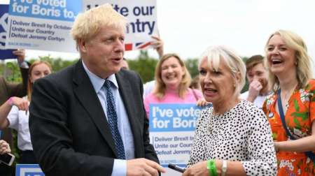 La ministra de Salud de Reino Unido se contagió con coronavirus