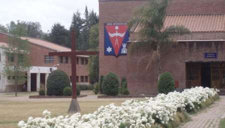 La Universidad Católica informa que no se suspenden las clases