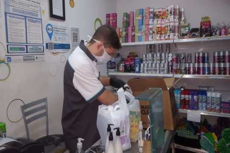 El gobierno garantizó el abastecimiento de remedios y mercaderías