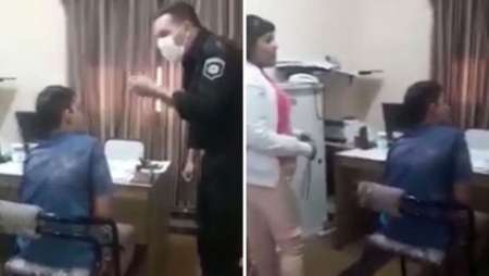 El video de un policía retando a dos jóvenes por romper la cuarentena
