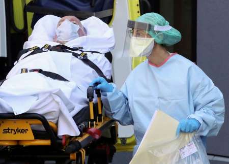 Evalúan la posibilidad de pagarles un bono de $ 30.000 a los trabajadores de la salud