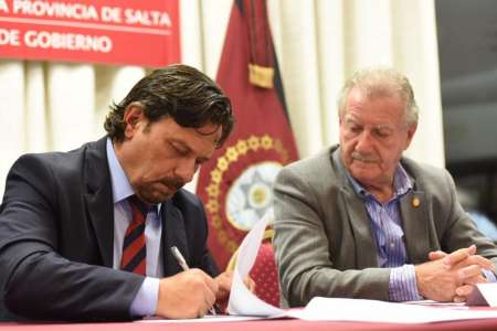 Sáenz instrumentó el aporte solidario de funcionarios para luchar contra el coronavirus