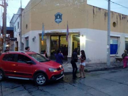 Mamá salteña entregaba a sus hijas de 7 y 10 años a un jubilado para que las violara