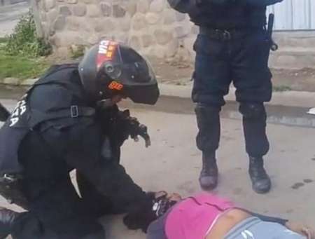 Durante la cuarentena, policías habrían reprimido a colaboradores de un comedor