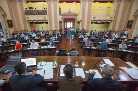 Por el coronavirus, legisladores salteños decidieron donar parte de su sueldo a la salud