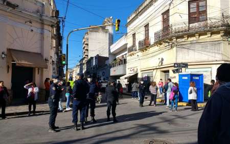 Video: se formaron largas filas para ingresar a bancos y casas de pagos