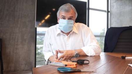 Gerardo Morales grabó un tutorial para hacer barbijos caseros