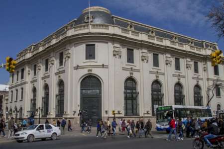 A partir del lunes los bancos atenderán solo con turnos