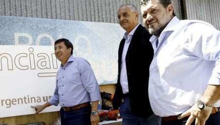 Tras el escándalo por la compra de alimentos con sobreprecios, echaron a 15 funcionarios