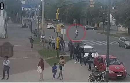 Robó en un supermercado, quiso escapar y fue detenido: ¡Quedó filmado!