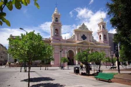 Saénz saludó a la ciudad de Salta por los 438 años de su fundación