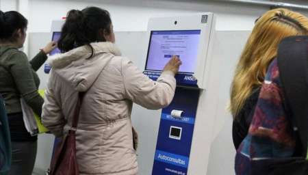 Cafiero confirmó la continuidad del Ingreso Familiar de Emergencia y lo abonarán en mayo