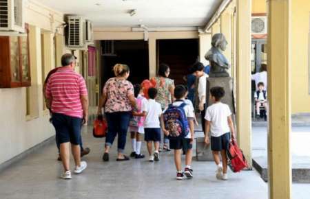 Trotta: "tenemos la expectativa de volver a clases en julio o agosto"