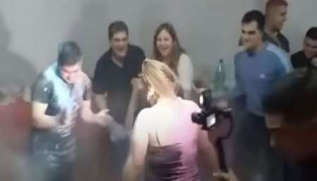 VIDEO Una política rompió la cuarentena e hizo una fiesta con más de 30 personas